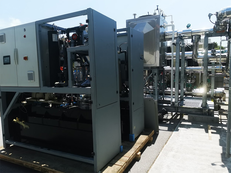 Installing an aquatic life support system for research