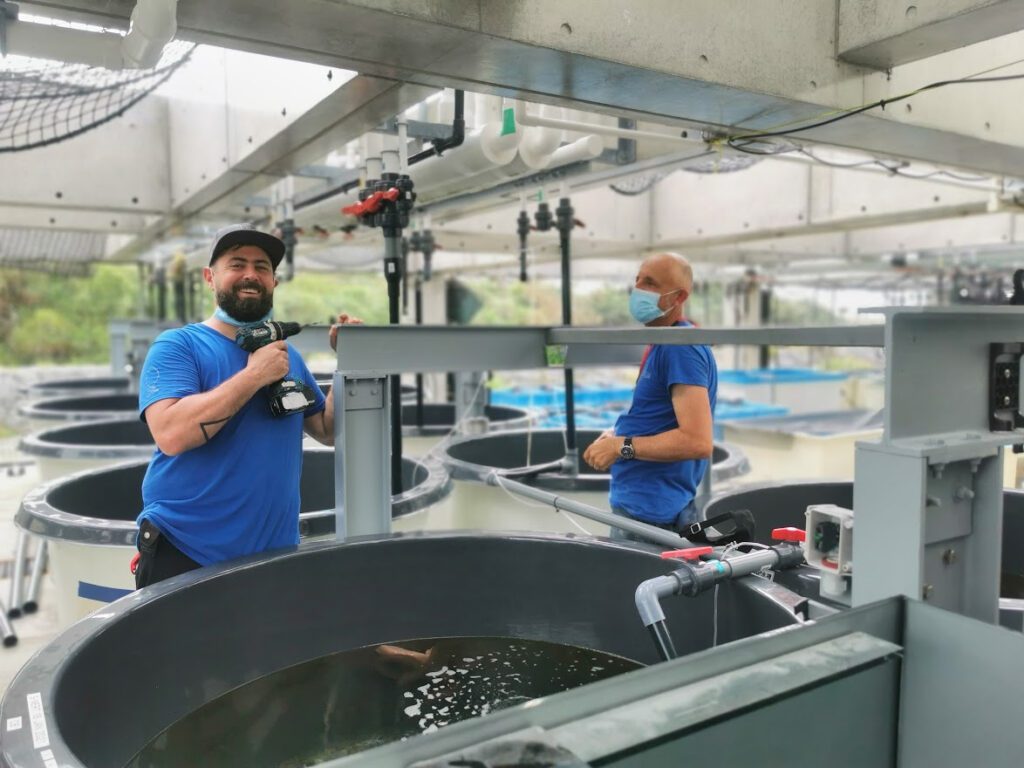 Circular fish tank system installation for aquatic research